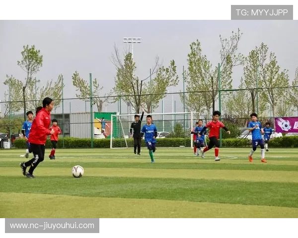 全新升级防雨防水足球助你畅享雨天无惧湿滑尽情驰骋绿茵场